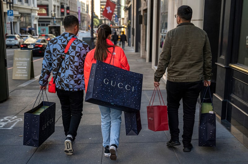 O apelo da marca começou a diminuir nos últimos anos, à medida que os clientes se cansavam das criações de Michele O apelo da marca começou a diminuir nos últimos anos, à medida que os clientes se cansavam das criações de Michele
