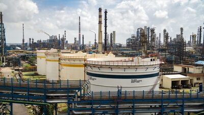 Asesor comercial de Trump critica a India por el aumento de las compras de petróleo ruso Asesor comercial de Trump critica a India por el aumento de las compras de petróleo ruso