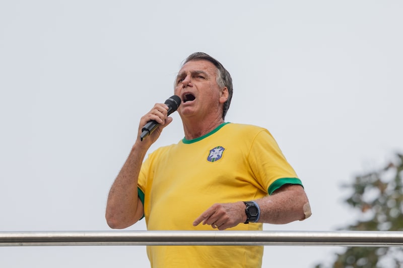 O Supremo Tribunal Federal do Brasil proibiu o ex-presidente Jair Bolsonaro de deixar o país para ir aos EUA assistir à posse do novo presidente do país O Supremo Tribunal Federal do Brasil proibiu o ex-presidente Jair Bolsonaro de deixar o país para ir aos EUA assistir à posse do novo presidente do país