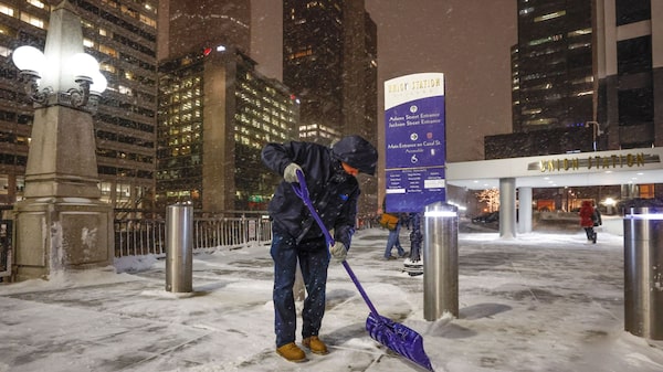 Red eléctrica del este de EE.UU. ordena cortes en medio de emergencia general Red eléctrica del este de EE.UU. ordena cortes en medio de emergencia general