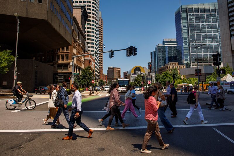 As arrecadações do ano anterior também superaram as expectativas. A sobretaxa gerou $5,7 bilhões no total. As arrecadações do ano anterior também superaram as expectativas. A sobretaxa gerou $5,7 bilhões no total.