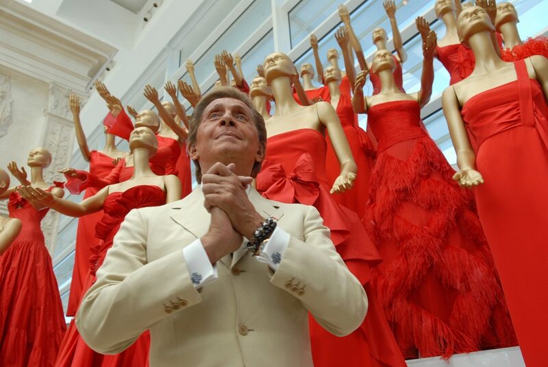 Valentino, o maestro da moda que viveu intensamente, morre aos 93 anos Valentino, o maestro da moda que viveu intensamente, morre aos 93 anos