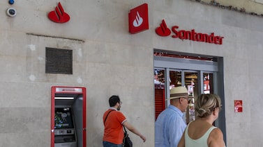 Santander supera a Inditex y se convierte en la empresa más valiosa de España Santander supera a Inditex y se convierte en la empresa más valiosa de España