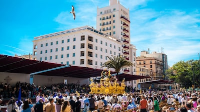 Fotos: la procesión de Semana Santa más exclusiva; balcones y famosos en España Fotos: la procesión de Semana Santa más exclusiva; balcones y famosos en España