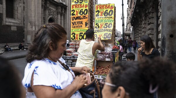 Inflación en México se desacelera más de lo previsto tras ciclo récord de alzas Inflación en México se desacelera más de lo previsto tras ciclo récord de alzas