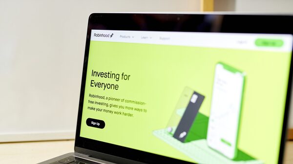 Hasta correos pueden dejar a usuarios de Robinhood expuestos a delincuentes financieros Hasta correos pueden dejar a usuarios de Robinhood expuestos a delincuentes financieros