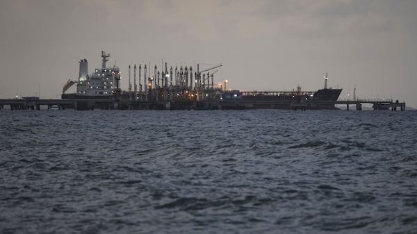 Chevron toma un camino arriesgado hacia el mayor premio petrolero en Venezuela Chevron toma un camino arriesgado hacia el mayor premio petrolero en Venezuela