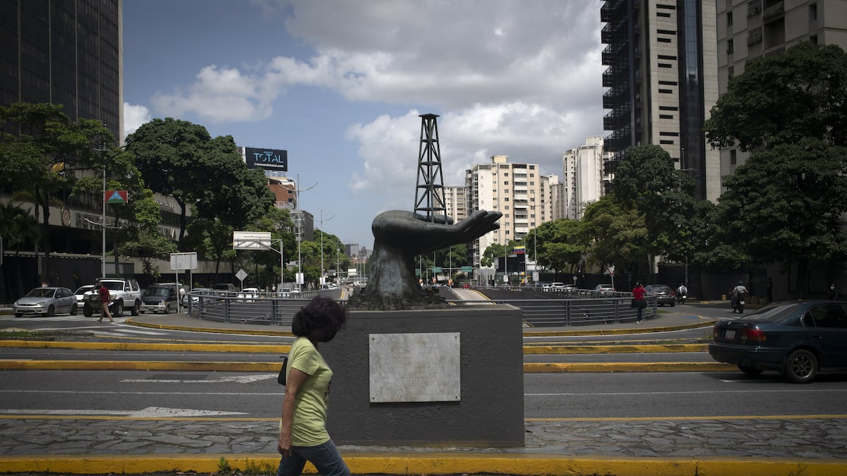 Acuerdo petrolero entre EE.UU. y Venezuela: UBS alerta por tres riesgos legales y políticos