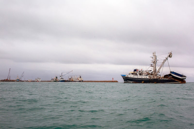 Los 10 barcos y los 15 objetivos con sede en Ecuador están vinculados a Los Choneros y Los Lobo, según el Tesoro. Los 10 barcos y los 15 objetivos con sede en Ecuador están vinculados a Los Choneros y Los Lobo, según el Tesoro.