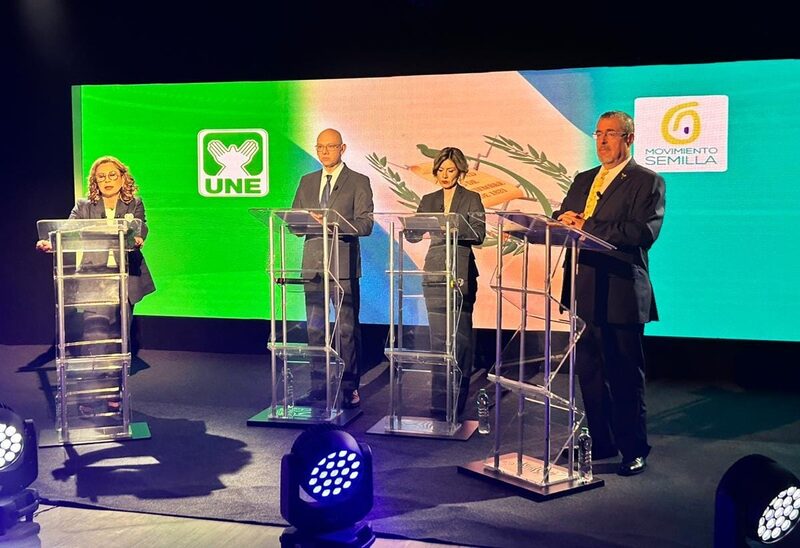 Los candidatos presidenciables se enfrentaron el 14 de agosto en un foro transmitido por Canal 7. Los candidatos presidenciables se enfrentaron el 14 de agosto en un foro transmitido por Canal 7.