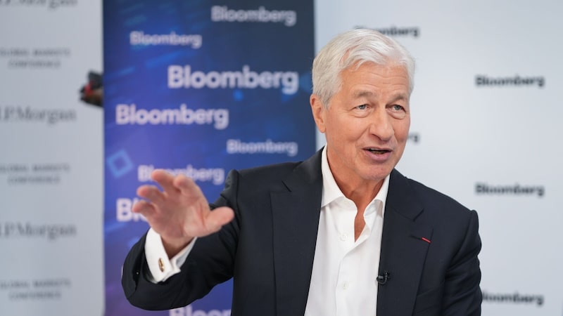 Dimon, do JPMorgan, defende investimentos para ‘fortalecer’ a liderança global dos EUA Dimon, do JPMorgan, defende investimentos para ‘fortalecer’ a liderança global dos EUA