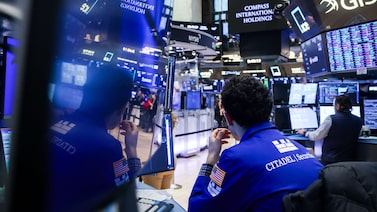 Acciones argentinas caen por tercera jornada consecutiva ante menor apetito por el riesgo Acciones argentinas caen por tercera jornada consecutiva ante menor apetito por el riesgo