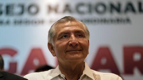 Adán Augusto López pide a AMLO salir de Gobernación para buscar la candidatura presidencial Adán Augusto López pide a AMLO salir de Gobernación para buscar la candidatura presidencial