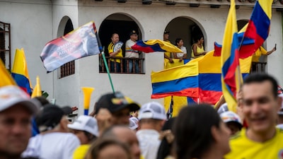 Colombia entre la risa y el llanto tras histórica jornada electoral Colombia entre la risa y el llanto tras histórica jornada electoral