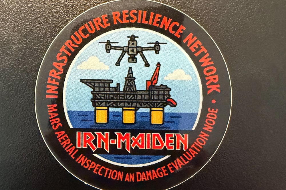 El primer dron del proyecto IRN-Maiden —que luce un logotipo inspirado en su homónimo, el grupo británico de heavy metal— se prevé que se incorpore al proyecto de Marte antes de que termine el año. Foto: Lucía Kassai/Bloomberg El primer dron del proyecto IRN-Maiden —que luce un logotipo inspirado en su homónimo, el grupo británico de heavy metal— se prevé que se incorpore al proyecto de Marte antes de que termine el año. Foto: Lucía Kassai/Bloomberg