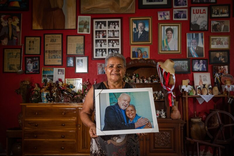 Maria de Jesus Oliveira da Costa, conhecida como Tia Zelia, em seu restaurante em Brasília: apoiadora de Lula nos momentos mais difíceis do ex-presidente (Arthur Menescal/Bloomberg) Maria de Jesus Oliveira da Costa, conhecida como Tia Zelia, em seu restaurante em Brasília: apoiadora de Lula nos momentos mais difíceis do ex-presidente (Arthur Menescal/Bloomberg)
