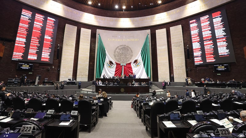 Diputados aprueban Ley de Ingresos 2027 con bolsa de MXN$10,6 billones y “complejo” déficit fiscal Diputados aprueban Ley de Ingresos 2027 con bolsa de MXN$10,6 billones y “complejo” déficit fiscal