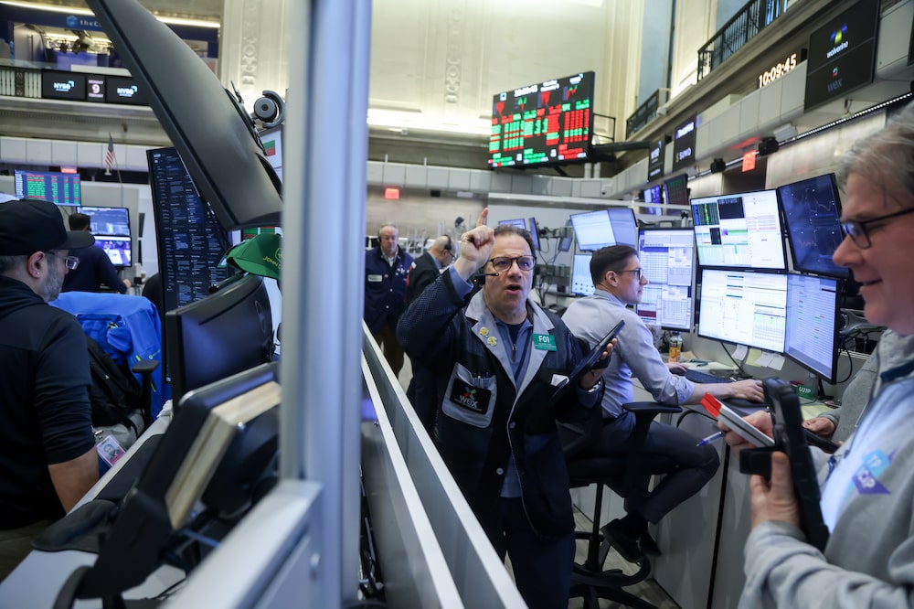 Traders On The Floor Of The New York Stock Exchange As Tech Stocks Fuel Wall Street Rebound Before Data Traders On The Floor Of The New York Stock Exchange As Tech Stocks Fuel Wall Street Rebound Before Data