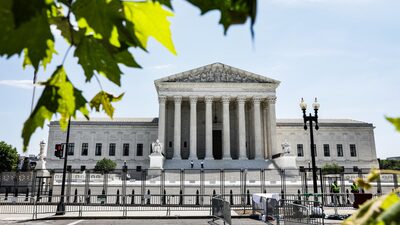 La Corte Suprema permite a EE.UU. recortar millones de dólares en subvenciones a los NIH La Corte Suprema permite a EE.UU. recortar millones de dólares en subvenciones a los NIH