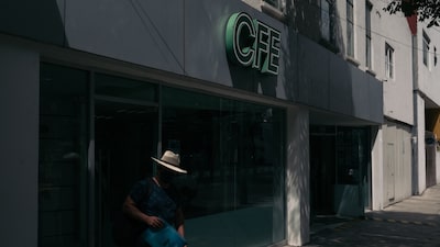 CFE dice que la baja de calificación a México no afecta su posición financiera CFE dice que la baja de calificación a México no afecta su posición financiera