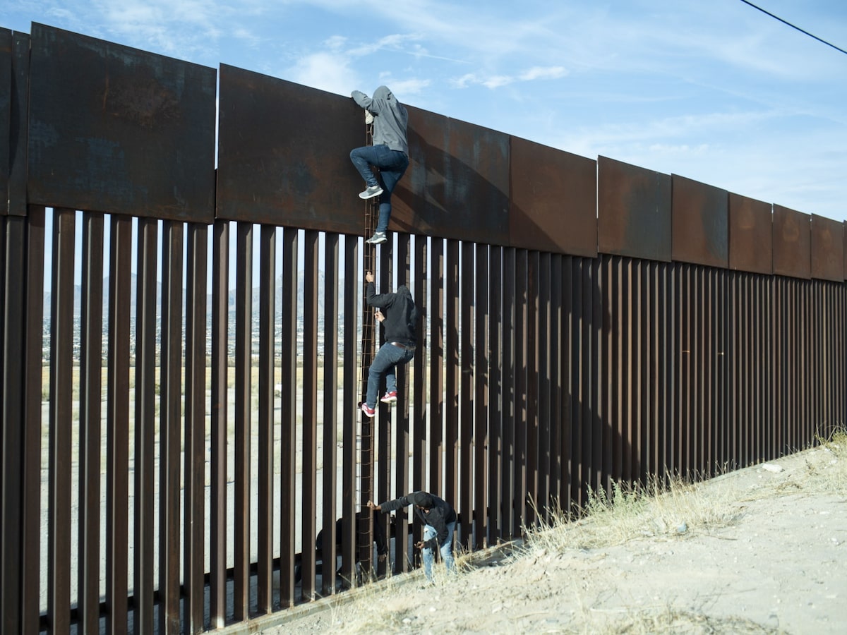 Trump presiona a México para detener migración en la frontera.