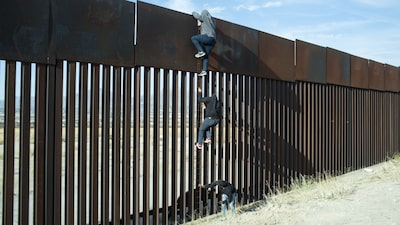 Trump presiona a Sheinbaum para que detenga migrantes en la frontera con EE.UU. Trump presiona a Sheinbaum para que detenga migrantes en la frontera con EE.UU.