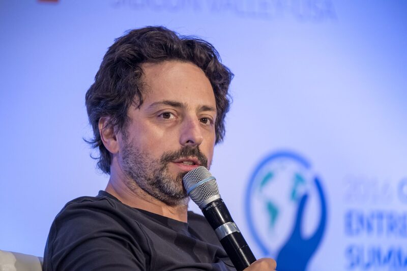 Sergey Brin demonstra interesse especial em pesquisas relacionadas ao mal de Parkinson, uma vez que Brin possui uma mutação genética associada à doença (Foto: David Paul Morris/Bloomberg) Sergey Brin demonstra interesse especial em pesquisas relacionadas ao mal de Parkinson, uma vez que Brin possui uma mutação genética associada à doença (Foto: David Paul Morris/Bloomberg)