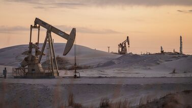 La OPEP cambia sus previsiones: ahora estima exceso de crudo por mayor oferta La OPEP cambia sus previsiones: ahora estima exceso de crudo por mayor oferta