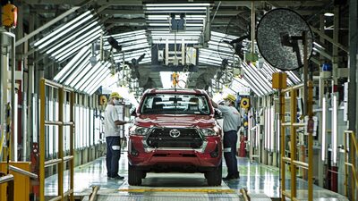 Toyota cresce com impulso de híbridos e bate terceiro recorde mensal de vendas Toyota cresce com impulso de híbridos e bate terceiro recorde mensal de vendas