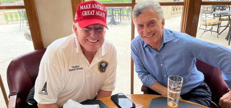 Macri revela que Trump le sugirió conquistar Chile para tener “ambos océanos” Macri revela que Trump le sugirió conquistar Chile para tener “ambos océanos”