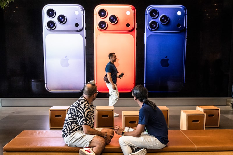 Apple Inc. iPhone 17 Goes on Sale in Europe Apple Inc. iPhone 17 Goes on Sale in Europe
