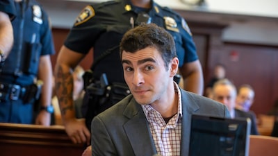 El acusado de asesinato Luigi Mangione busca que se excluyan la pistola y otras pruebas del caso El acusado de asesinato Luigi Mangione busca que se excluyan la pistola y otras pruebas del caso