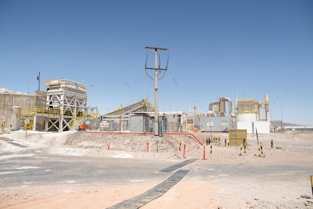 Una planta de procesamiento en una mina de litio en el salar de Atacama, en el desierto de Atacama, Chile. Una planta de procesamiento en una mina de litio en el salar de Atacama, en el desierto de Atacama, Chile.