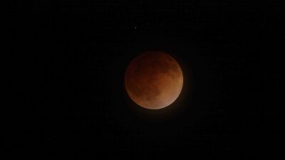 ¿A qué hora inicia el eclipse lunar total hoy? ¿A qué hora inicia el eclipse lunar total hoy?