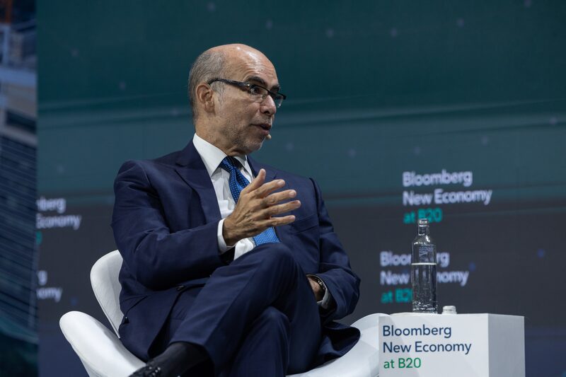 José Olympio Pereira, CEO do Banco J. Safra, em painel no evento Bloomberg New Economy at B20 em São Paulo nesta quarta-feira (23) (Foto: Tuane Fernandes/Bloomberg) José Olympio Pereira, CEO do Banco J. Safra, em painel no evento Bloomberg New Economy at B20 em São Paulo nesta quarta-feira (23) (Foto: Tuane Fernandes/Bloomberg)