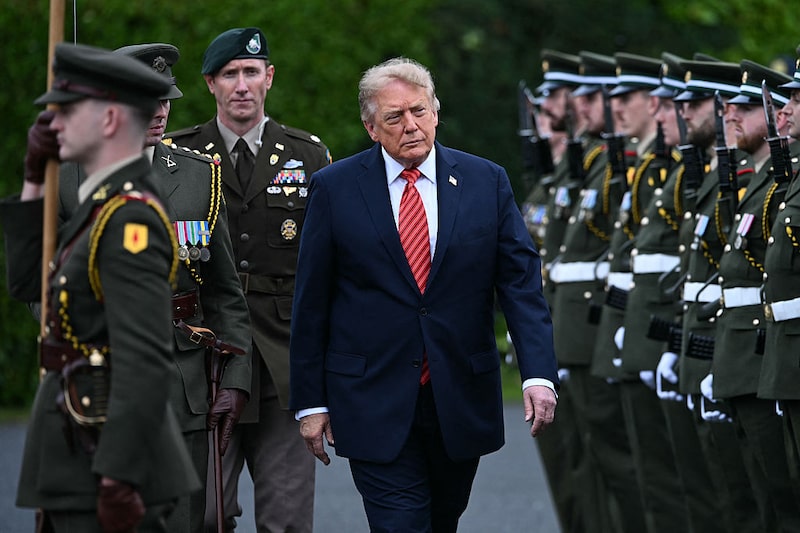 Los dirigentes irlandeses dieron la bienvenida el sábado al presidente de Estados Unidos, Donald Trump, en el marco de una visita de dos días. (Foto: Brendan SMIALOWSKI / AFP via Getty Images) Los dirigentes irlandeses dieron la bienvenida el sábado al presidente de Estados Unidos, Donald Trump, en el marco de una visita de dos días. (Foto: Brendan SMIALOWSKI / AFP via Getty Images)