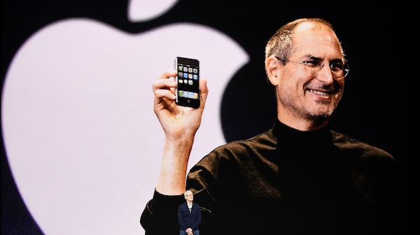 De garagem a império de US$ 4 trilhões em tecnologia: a trajetória da Apple em 50 anos De garagem a império de US$ 4 trilhões em tecnologia: a trajetória da Apple em 50 anos