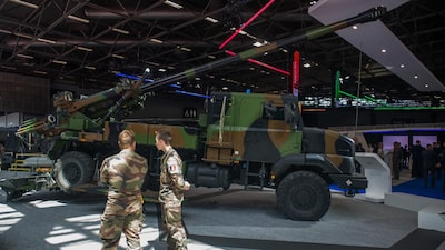 Unión Europea pide a EE.UU. reducción de aranceles sobre armas de artillería Unión Europea pide a EE.UU. reducción de aranceles sobre armas de artillería