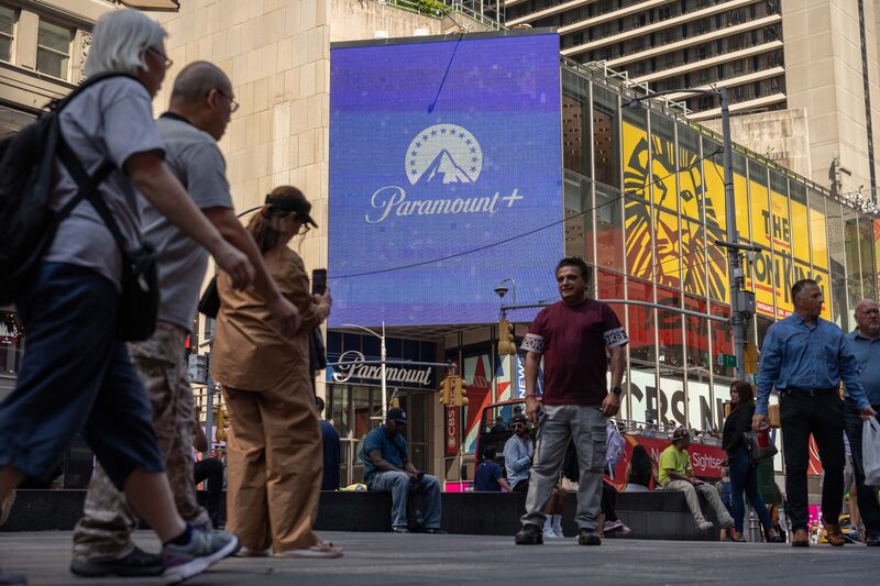 As ações da Paramount subiram cerca de 1,5% em negociações estendidas após o anúncio. As ações da Paramount subiram cerca de 1,5% em negociações estendidas após o anúncio.