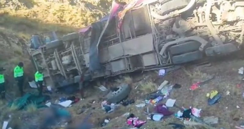 Accidente en Ayacucho, Perú, deja más de 20 muertos. Accidente en Ayacucho, Perú, deja más de 20 muertos.