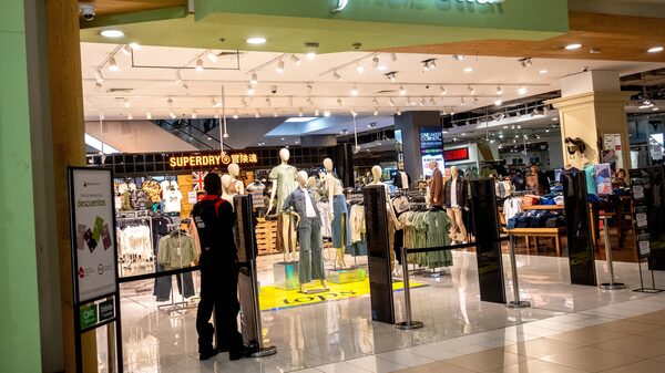 Com moeda fortalecida, argentinos ‘invadem’ o Chile e aumentam vendas do varejo Com moeda fortalecida, argentinos ‘invadem’ o Chile e aumentam vendas do varejo