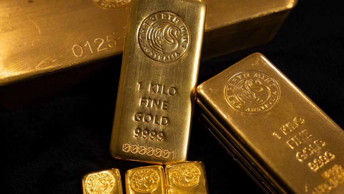 Lingotes de oro dispuestos en la refinería Perth Mint, operada por Gold Corp., en Perth, Australia.