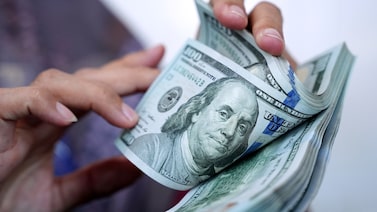Dólar fluctúa tras el dato de la inflación de EE.UU. que impulsa las apuestas por un alza de tasas Dólar fluctúa tras el dato de la inflación de EE.UU. que impulsa las apuestas por un alza de tasas