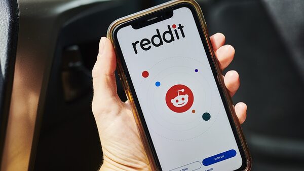 Reddit faz acordo com OpenAI para incluir recursos de IA e levar conteúdo ao ChatGPT Reddit faz acordo com OpenAI para incluir recursos de IA e levar conteúdo ao ChatGPT