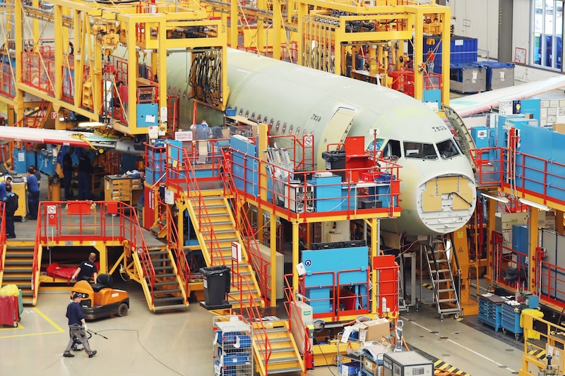 Producción de aviones de pasajeros de la serie Airbus A320 en Hamburgo, Alemania. Fotógrafo: Sean Gallup/Getty Images Producción de aviones de pasajeros de la serie Airbus A320 en Hamburgo, Alemania. Fotógrafo: Sean Gallup/Getty Images