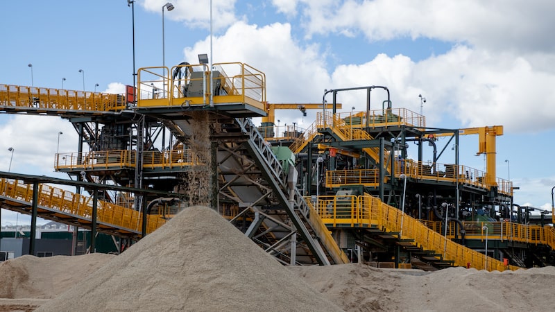 Tribunal suspende licenças e interrompe atividades de mina da Sigma Lithium em MG Tribunal suspende licenças e interrompe atividades de mina da Sigma Lithium em MG