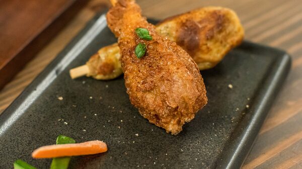 Nestlé invierte en fabricante de pollo falso con piel y huesos Nestlé invierte en fabricante de pollo falso con piel y huesos