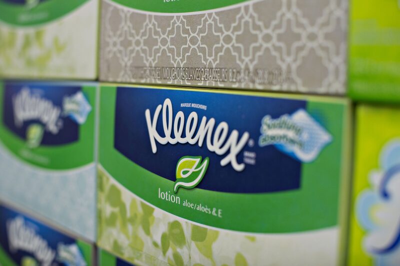 Kimberly-Clark venderá mayoría de su negocio global de pañuelos de papel a firma de Brasil. Kimberly-Clark venderá mayoría de su negocio global de pañuelos de papel a firma de Brasil.