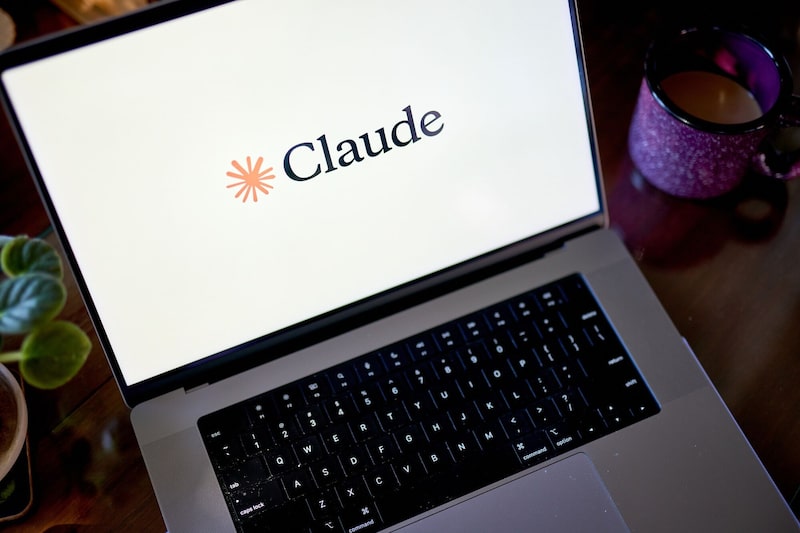 El logotipo de Anthropic Claude en una computadora portátil. El logotipo de Anthropic Claude en una computadora portátil.