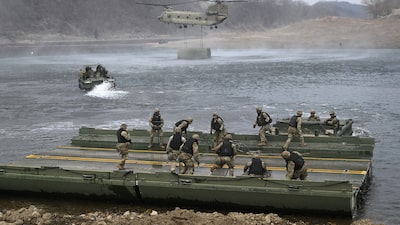 Trump afirma que va a reducir las maniobras militares con Corea del Sur Trump afirma que va a reducir las maniobras militares con Corea del Sur